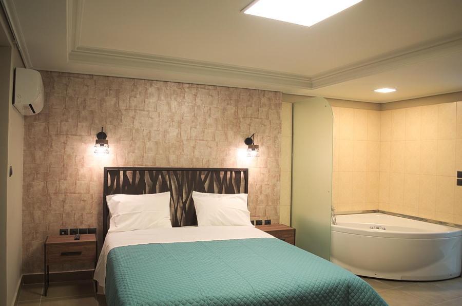 פיראוס Elaea Boutique Apartments מראה חיצוני תמונה